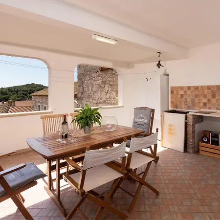 Luxury 3 Bedroom Apartment Vrsar Exterior photo