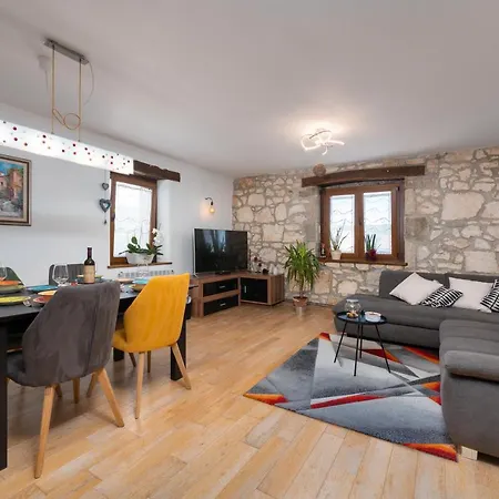 Luxury 3 Bedroom Apartment Vrsar Exterior photo