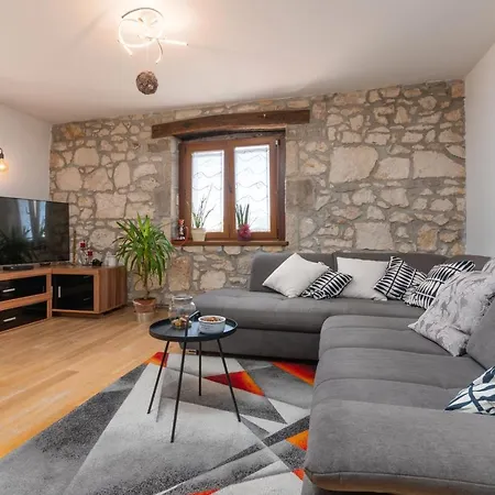 Luxury 3 Bedroom Apartment Vrsar Exterior photo