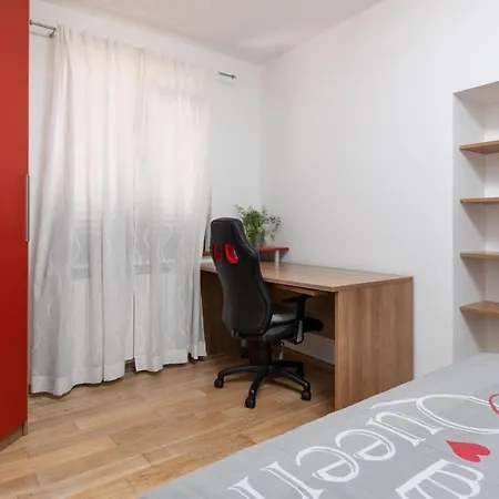 Luxury 3 Bedroom Apartment Vrsar Exterior photo