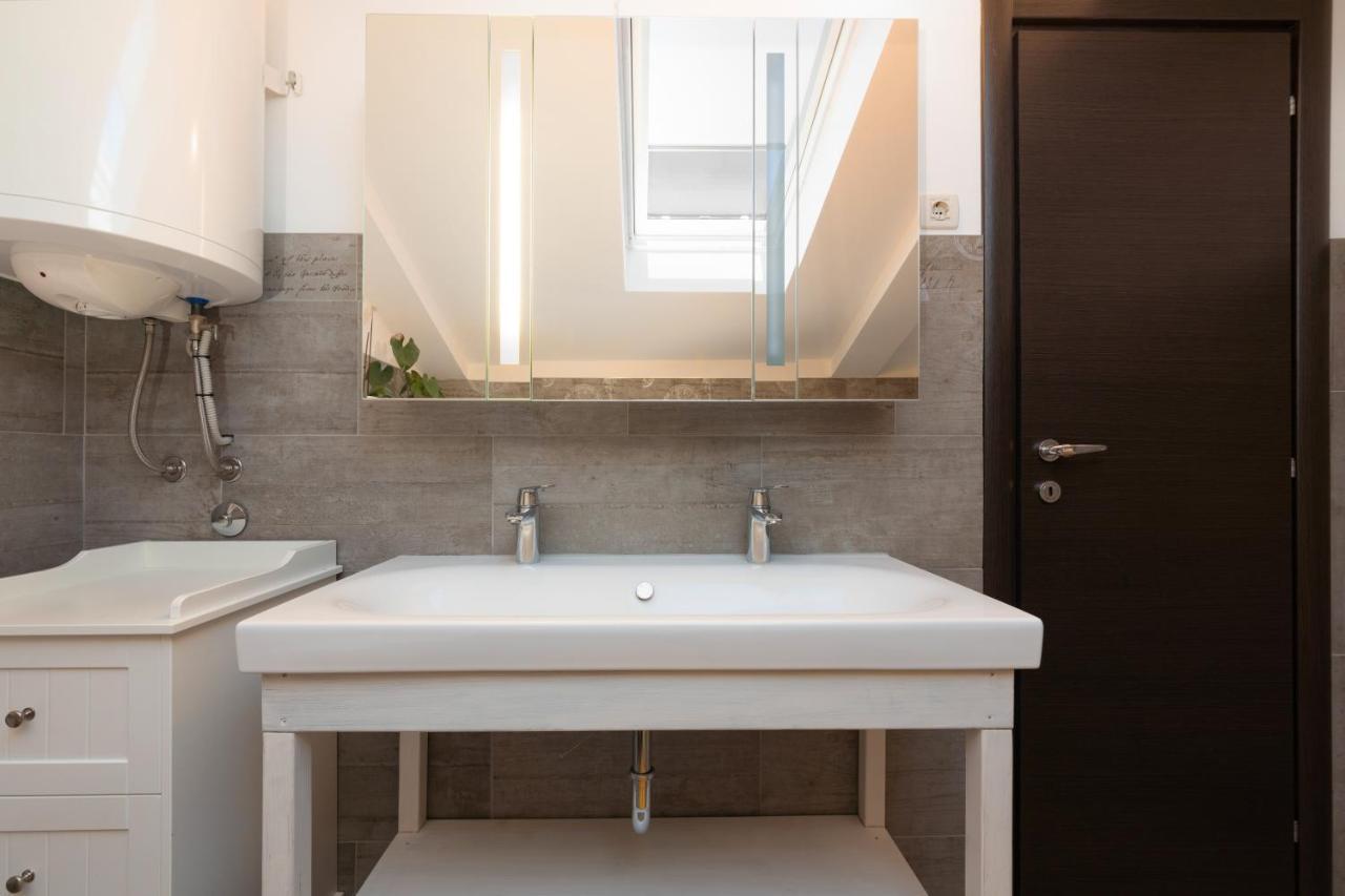 Luxury 3 Bedroom Apartment Vrsar